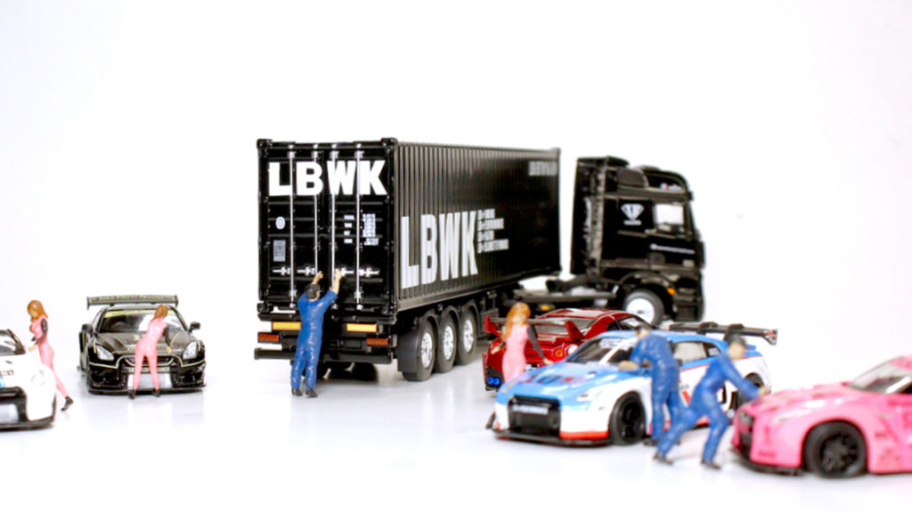 MINI GT Mercedes-Benz Actros With 40 Ft Container "LBWK"