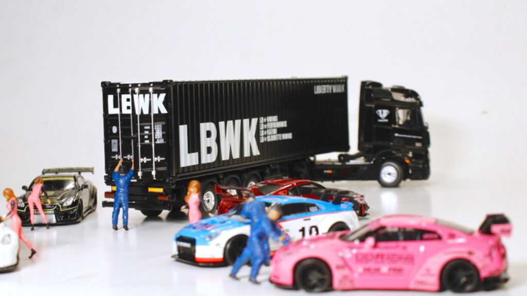 MINI GT Mercedes-Benz Actros With 40 Ft Container "LBWK"
